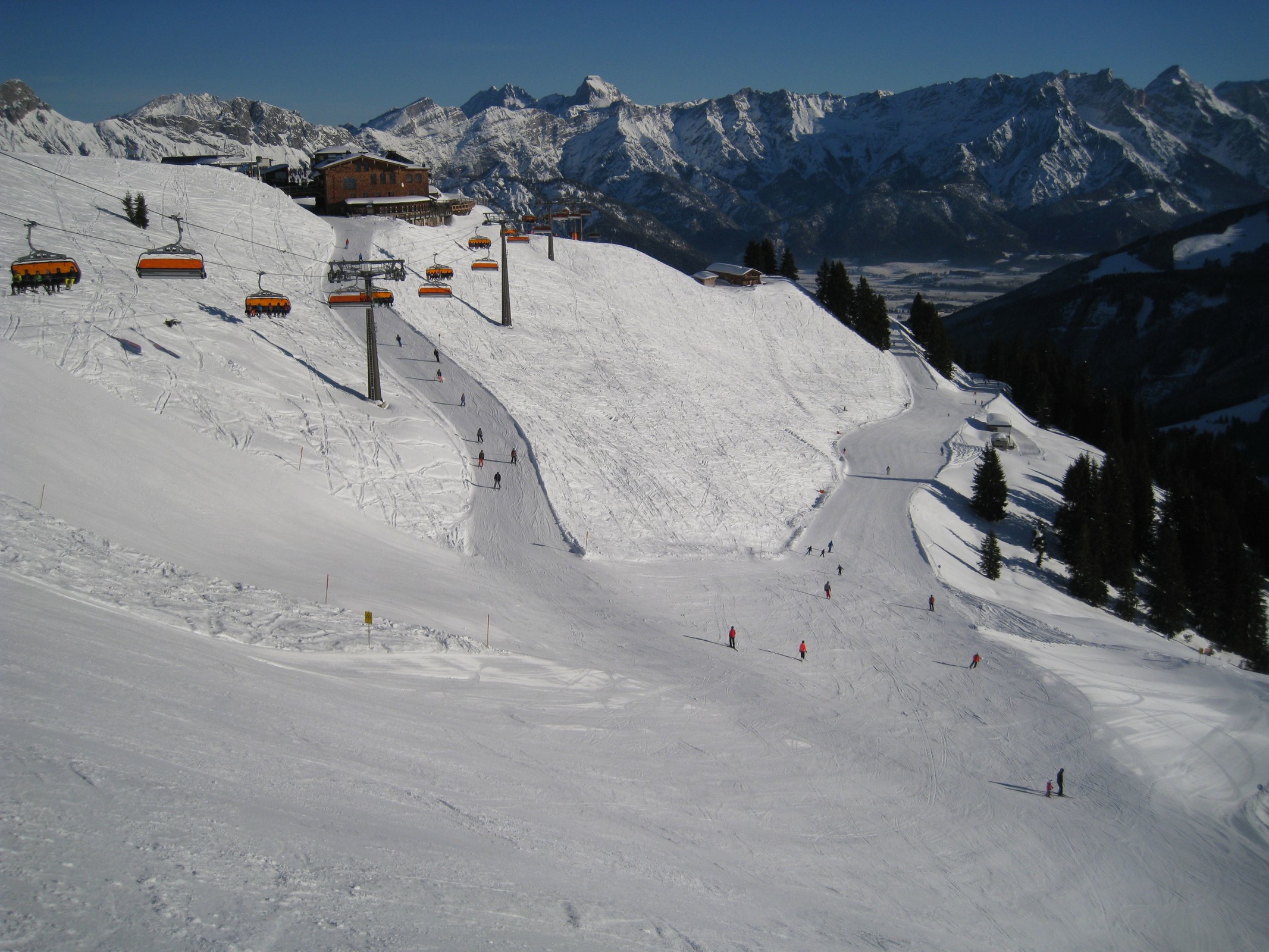 09.57 Uhr: Auf der schwarzen 216 zum L5 Asitzgipfelbahn 8er