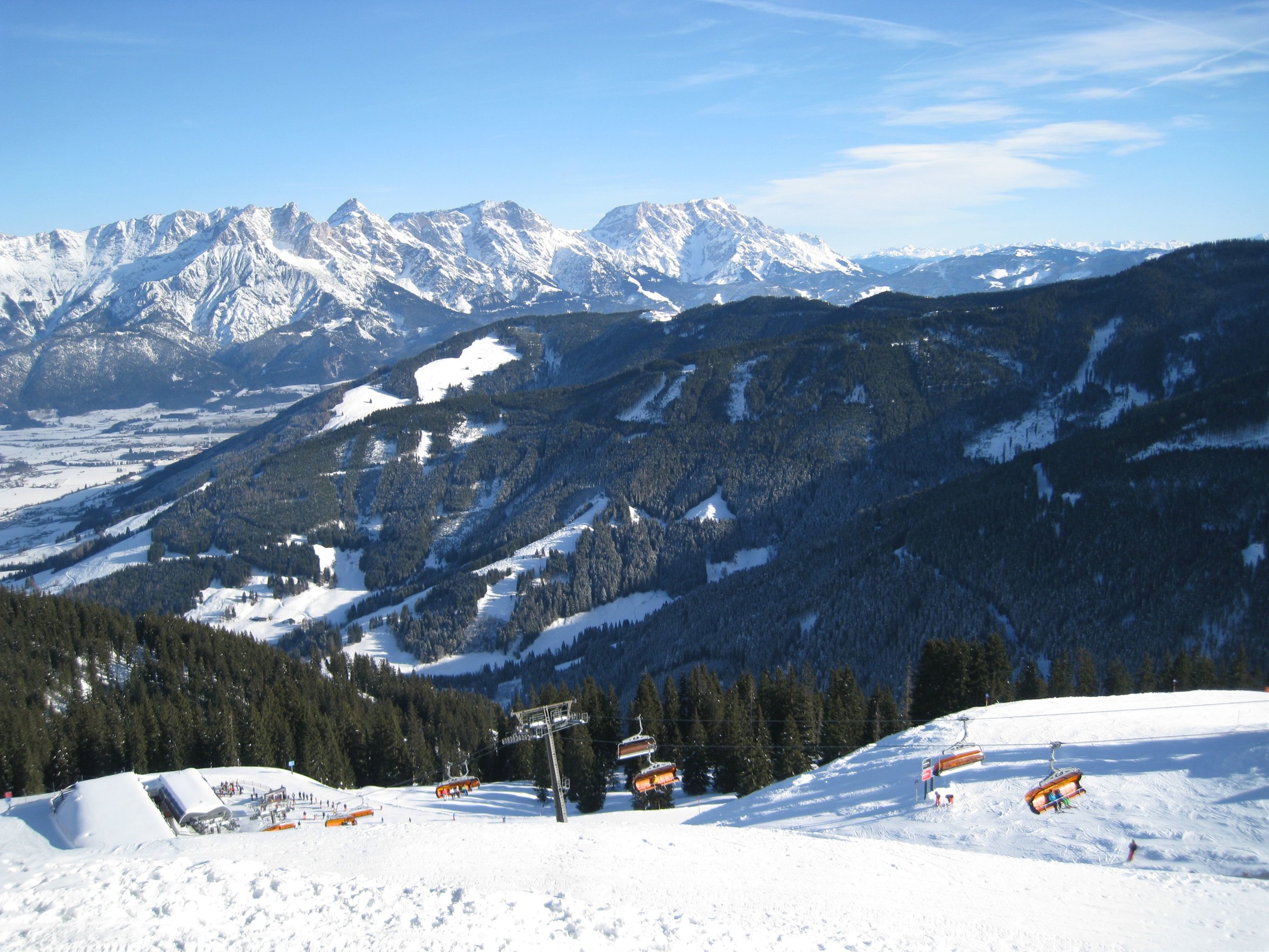12.13 Uhr: Nach der Mittagspause an der Bergstation der L4 Steinbergbahn II ging es wieder zum L5 Asitzgipfelbahn 8er. Hier zu sehen ist ebendieser vor dem Steinernen Meer.