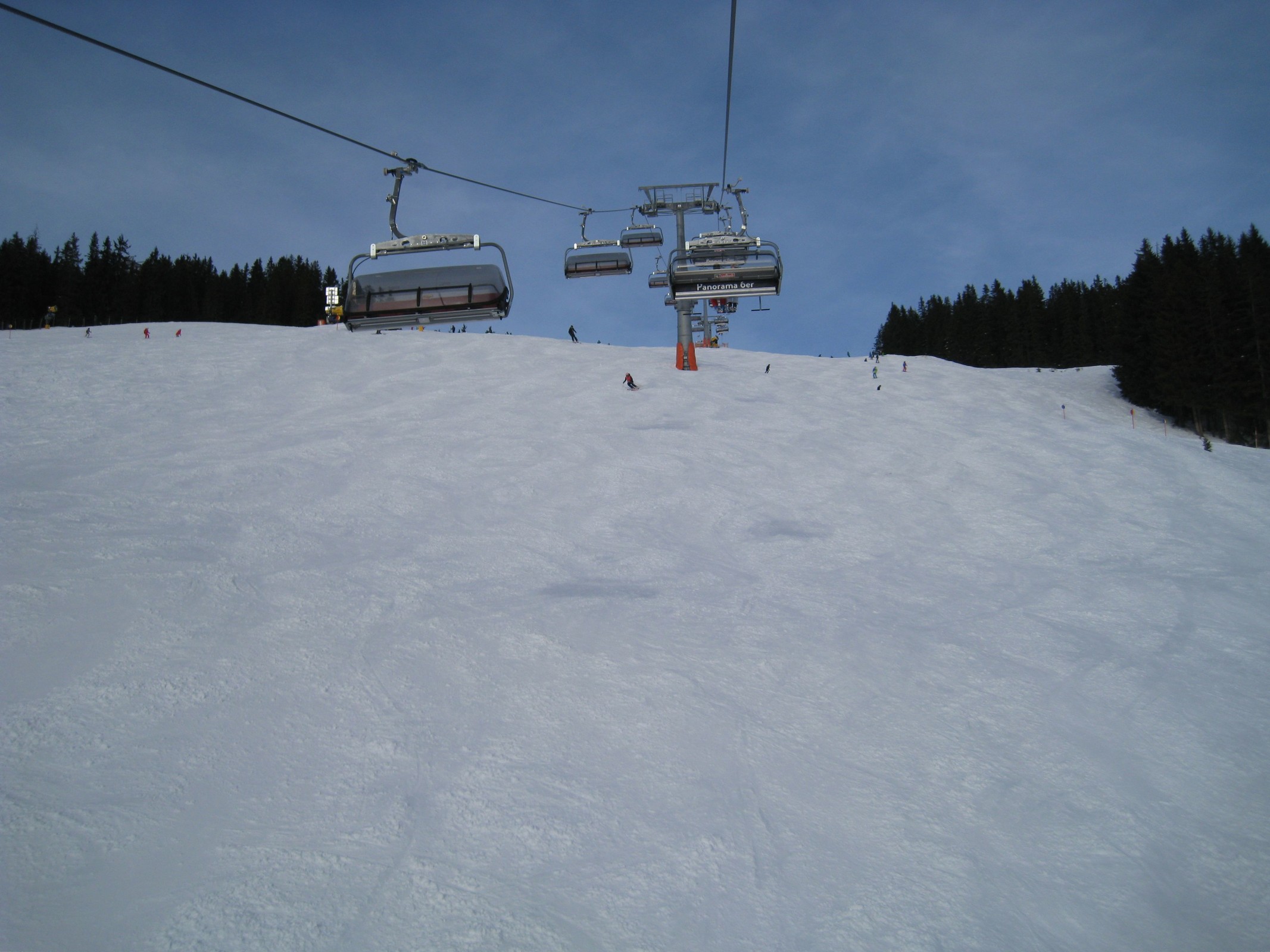 14.21 Uhr: Im H4 Panorama 6er, darunter die rote 160