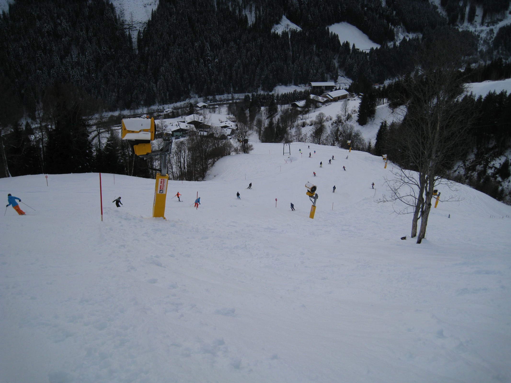 15.37 Uhr: Auf der roten 161a zur Talstation der I1 Schönleitenbahn I