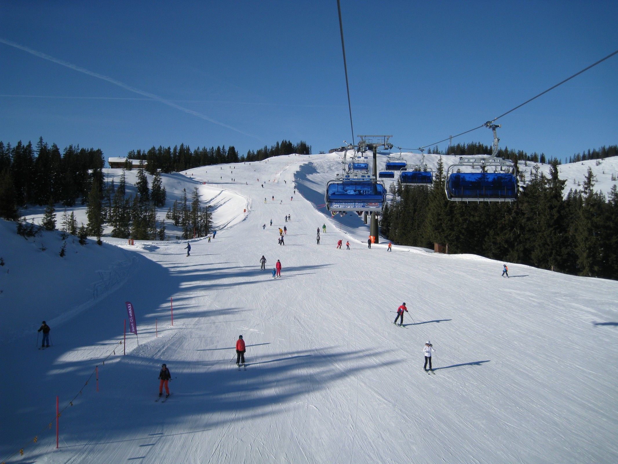 11.48 Uhr: Im G2 Bernkogel 6er mit zugehöriger blauer Piste 146