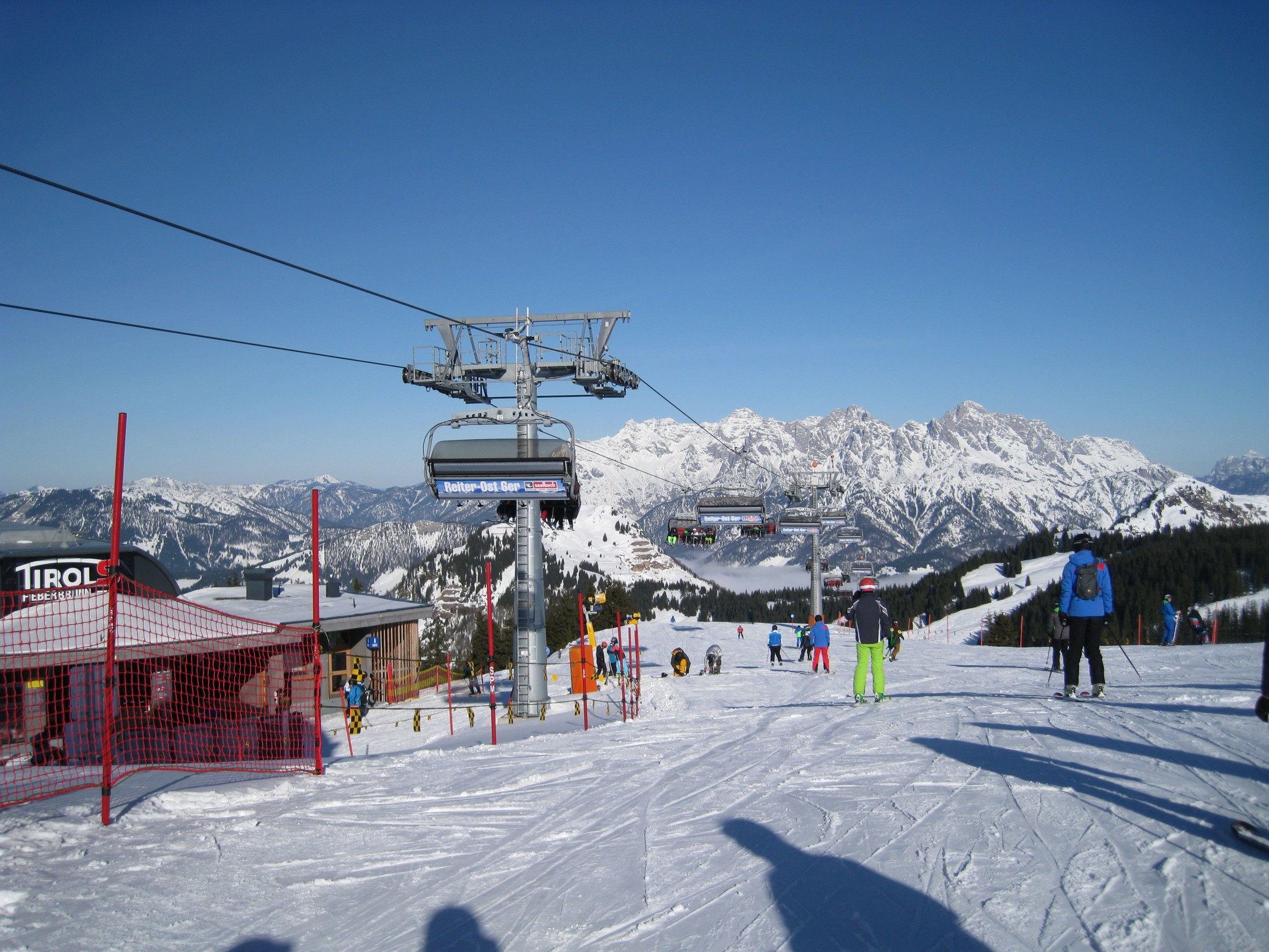 11.59 Uhr: Sprung zur blauen 87 am D6 Reiter Ost 6er, links die Bergstation der E6 TirolS II.