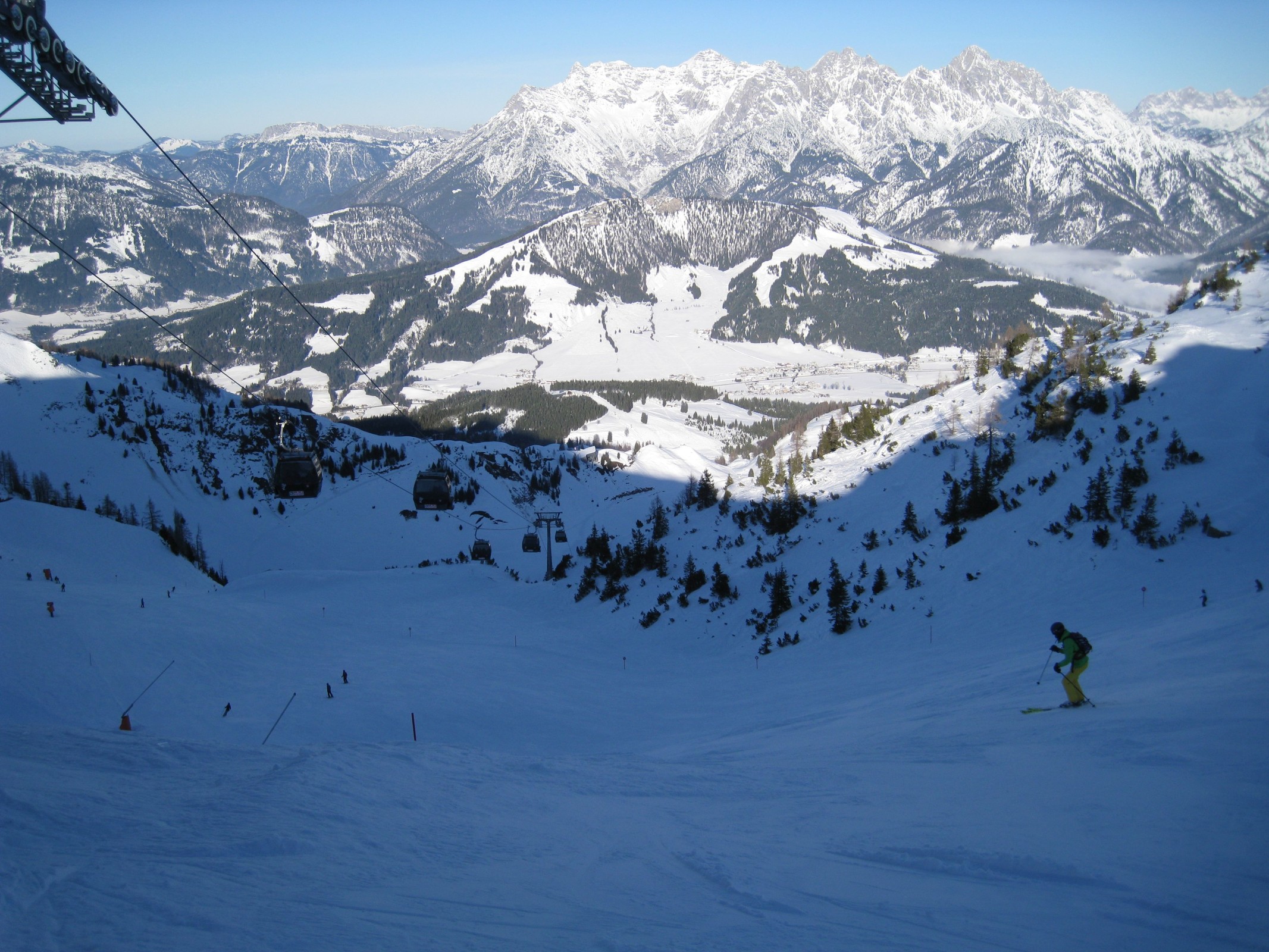 13.54 Uhr: Auf der roten 121 an der E2 Reckmoos Nord II