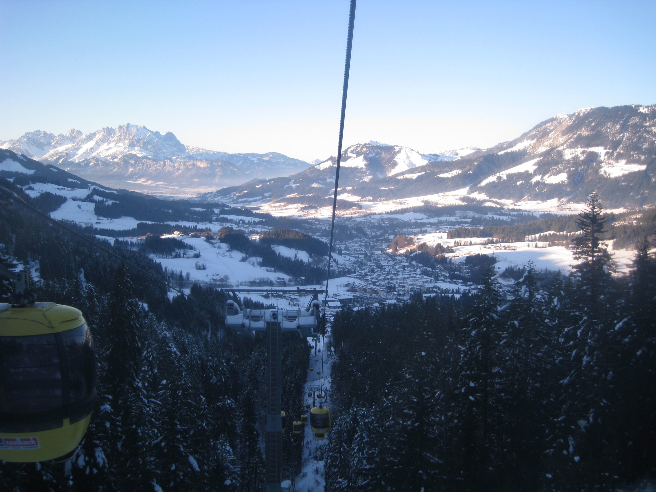 15.02 Uhr: Blick auf Fieberbrunn aus der F3 Doischberg
