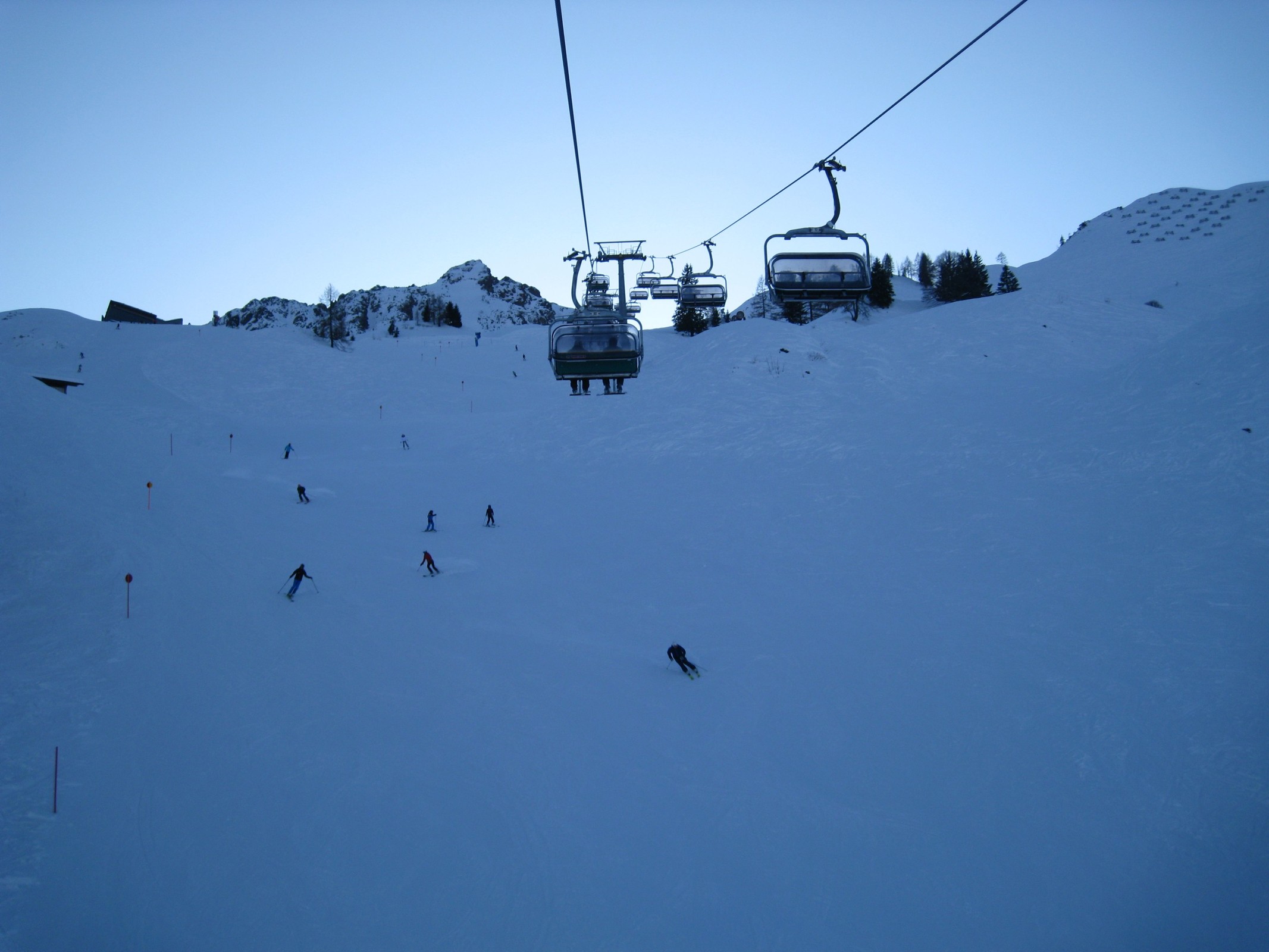 15.10 Uhr: Blick auf die rote 105 aus dem F4 Lärchfilzen 4er