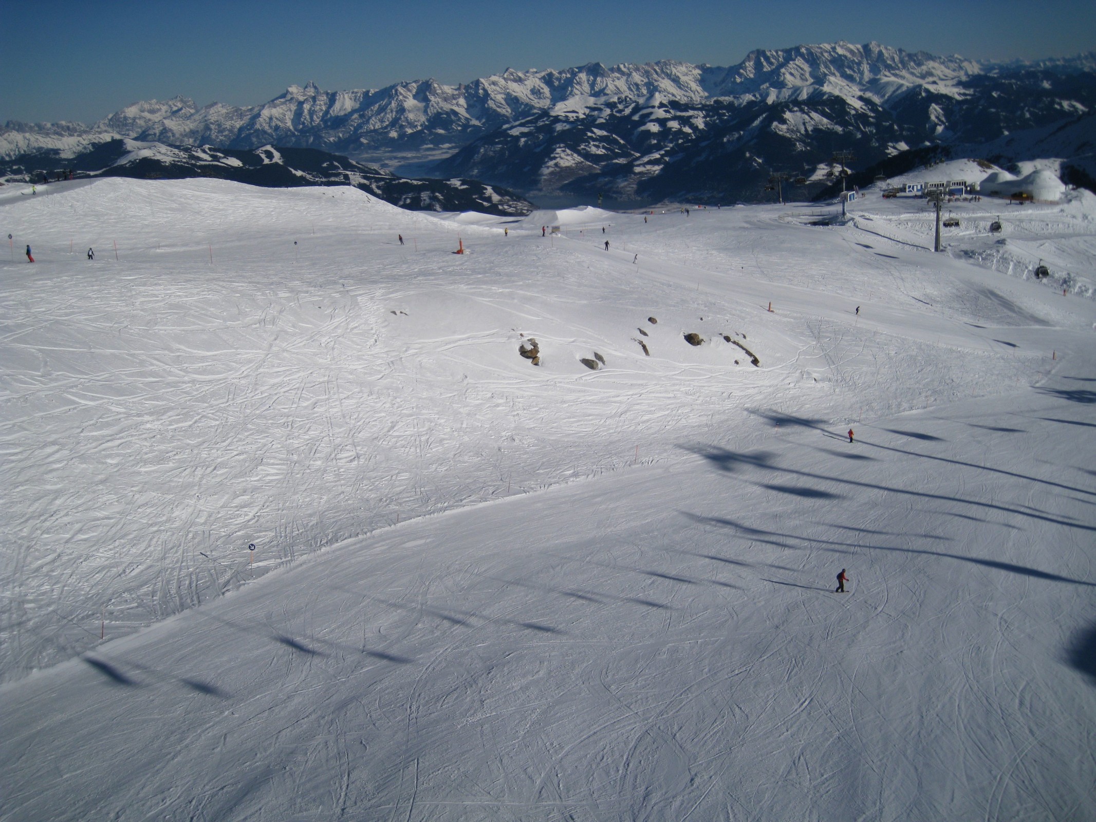 10.31 Uhr: Blick aus der Sonnenkarbahn 2 auf eine weitere Variante der  Sonnenkarpiste 2 (Nr. 8b)