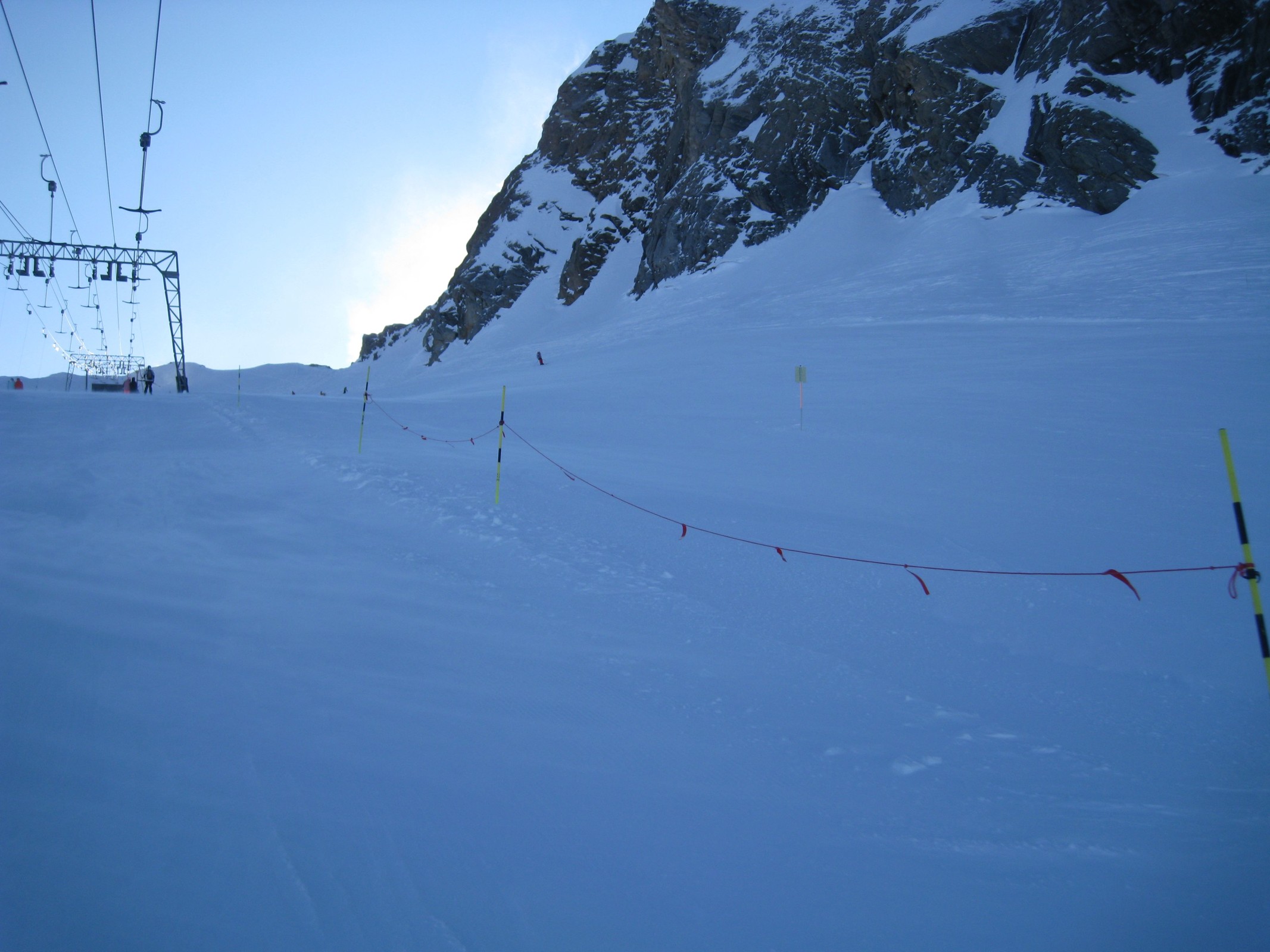 14.03 Uhr: Im Kitzlift 2 rechts die Gletscherpiste 3 (Nr. 4c)