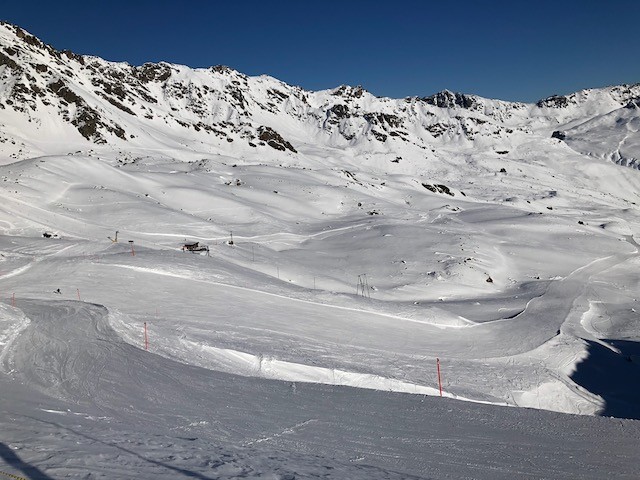 So sollte ein Skigebiet in meinen Augen aussehen. 2-3 Varianten durch das Backcountry. Liebe Madrisa - ich komme wieder. Ganz bestimmt.