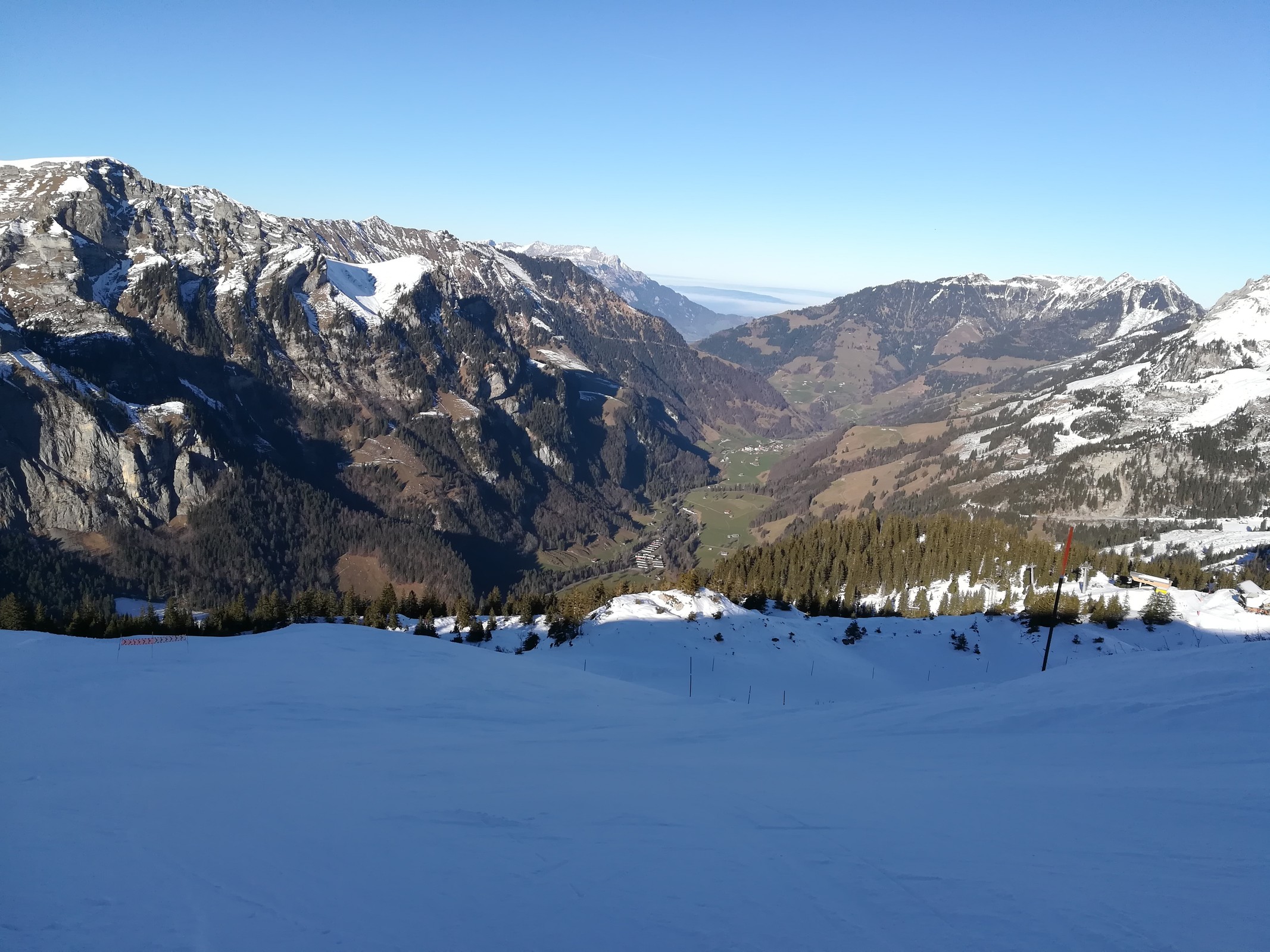 Blick ins grüne Tal von der Bettenalp