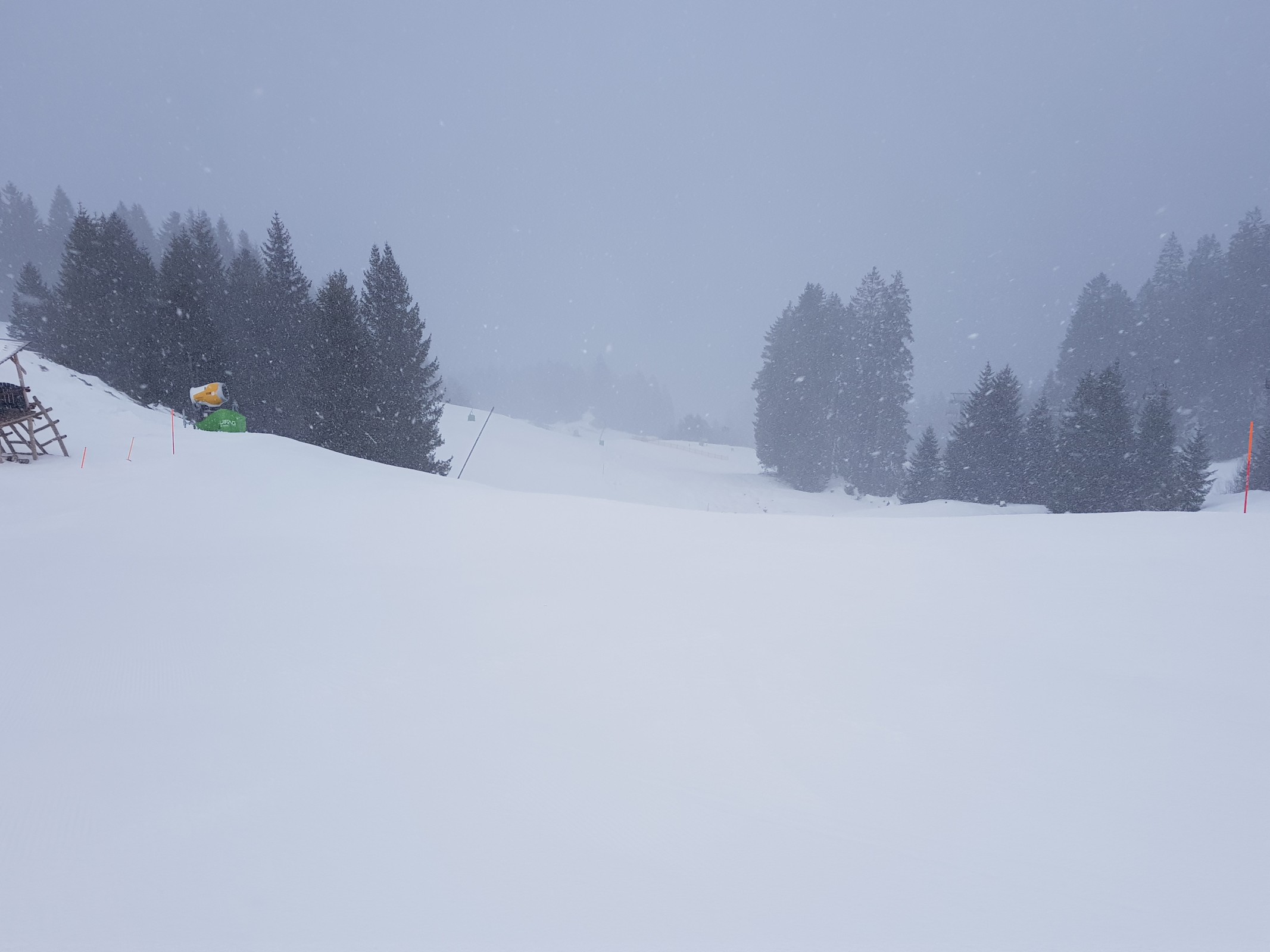 Oben angekommen machten wir erstmal die Talabfahrt, die war dann auch schonmal echt gut!