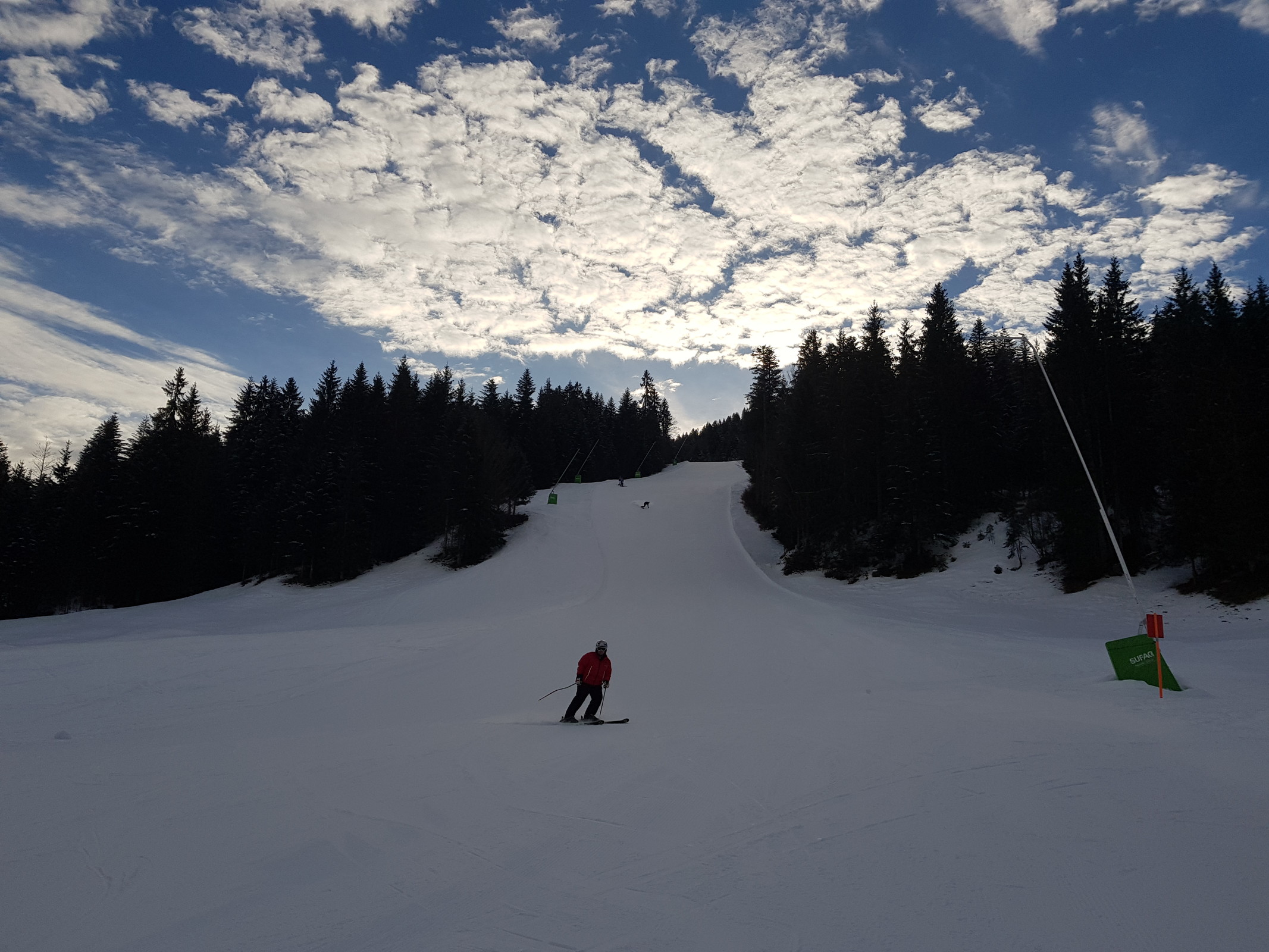 Rückblick auf den unteren Teil, der bessere Teil der WC Strecke, aber auch mit einzelnen Steinen und Eisplatten gespickt.