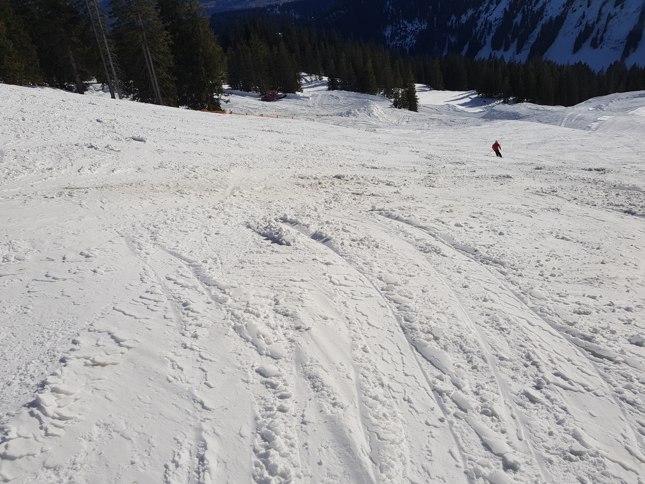 Am Nachmittag sah das obere Stück dann so aus, bestes Frühlingsskifahren eben...