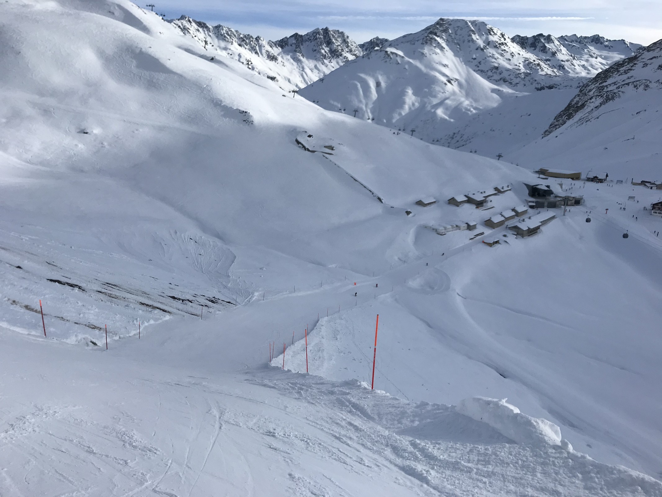 Die leicht veränderte Linienführung nach dem Lawinenabgang.