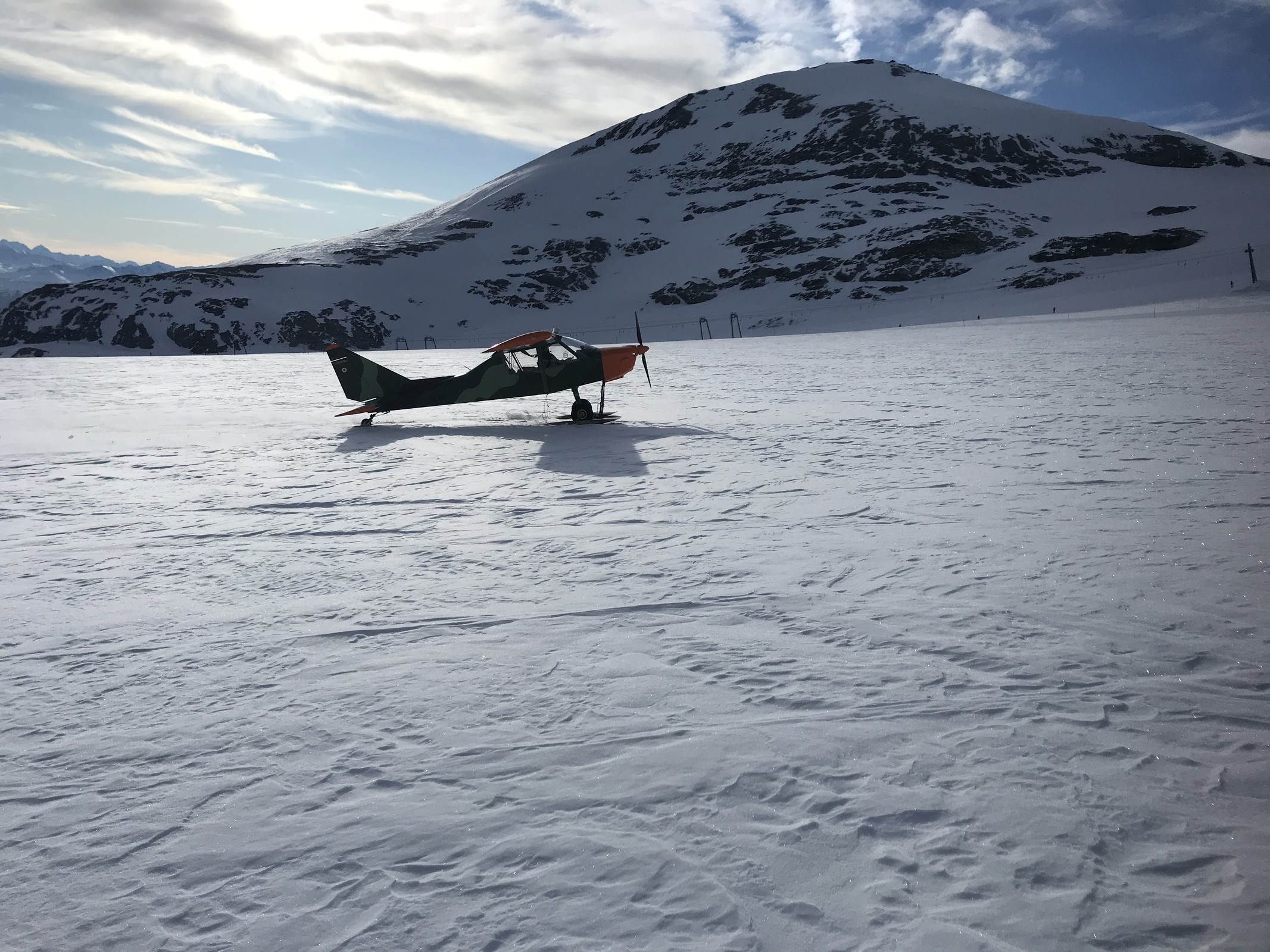 Der Kollege aus Österreich, wo Gletscherflüge verboten sind (mit italienischer Immatrikulation)
