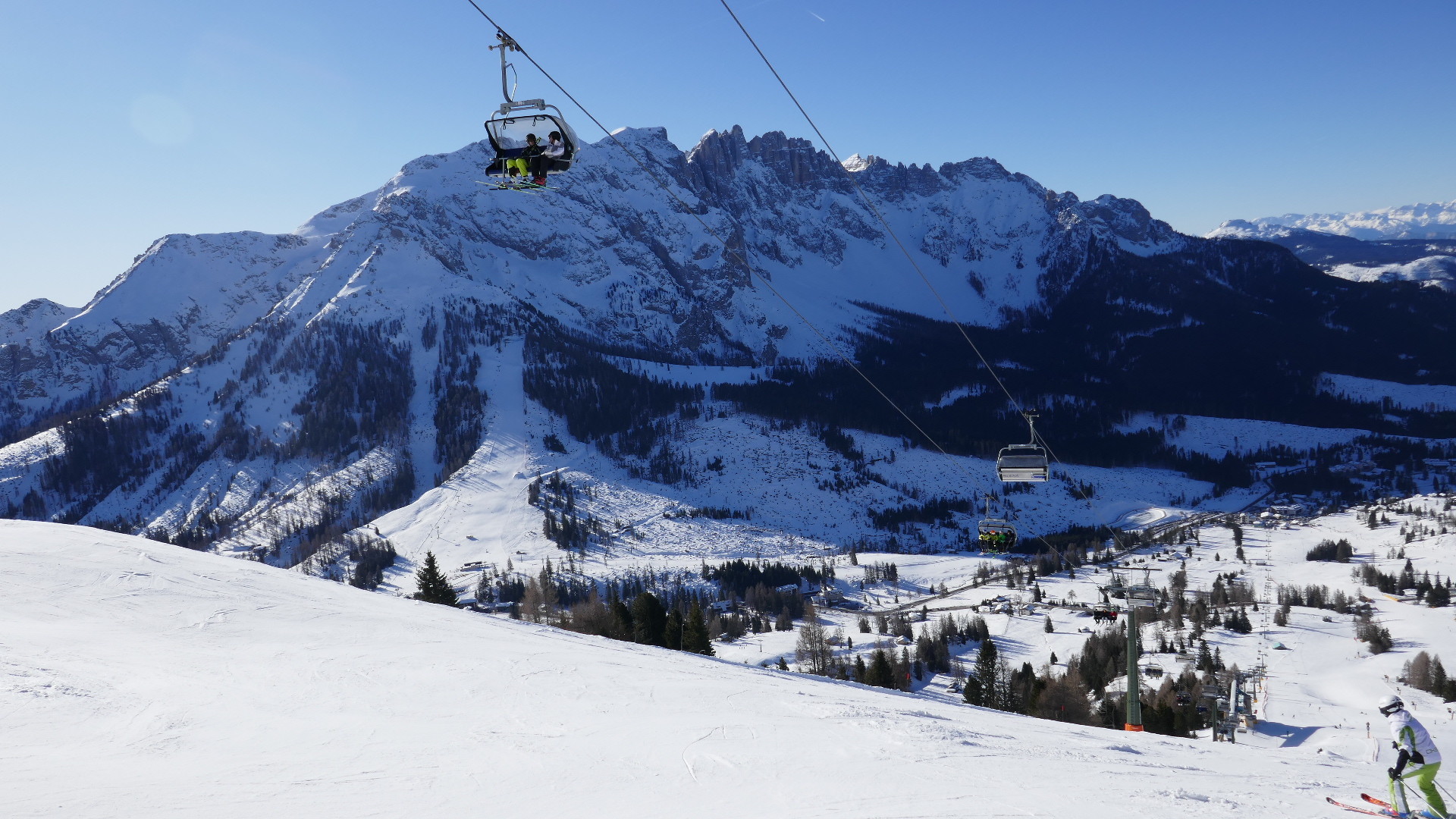 Praktisch der ganze untere Hang zwischen Pra di Tori und Hubertus ist baumfrei