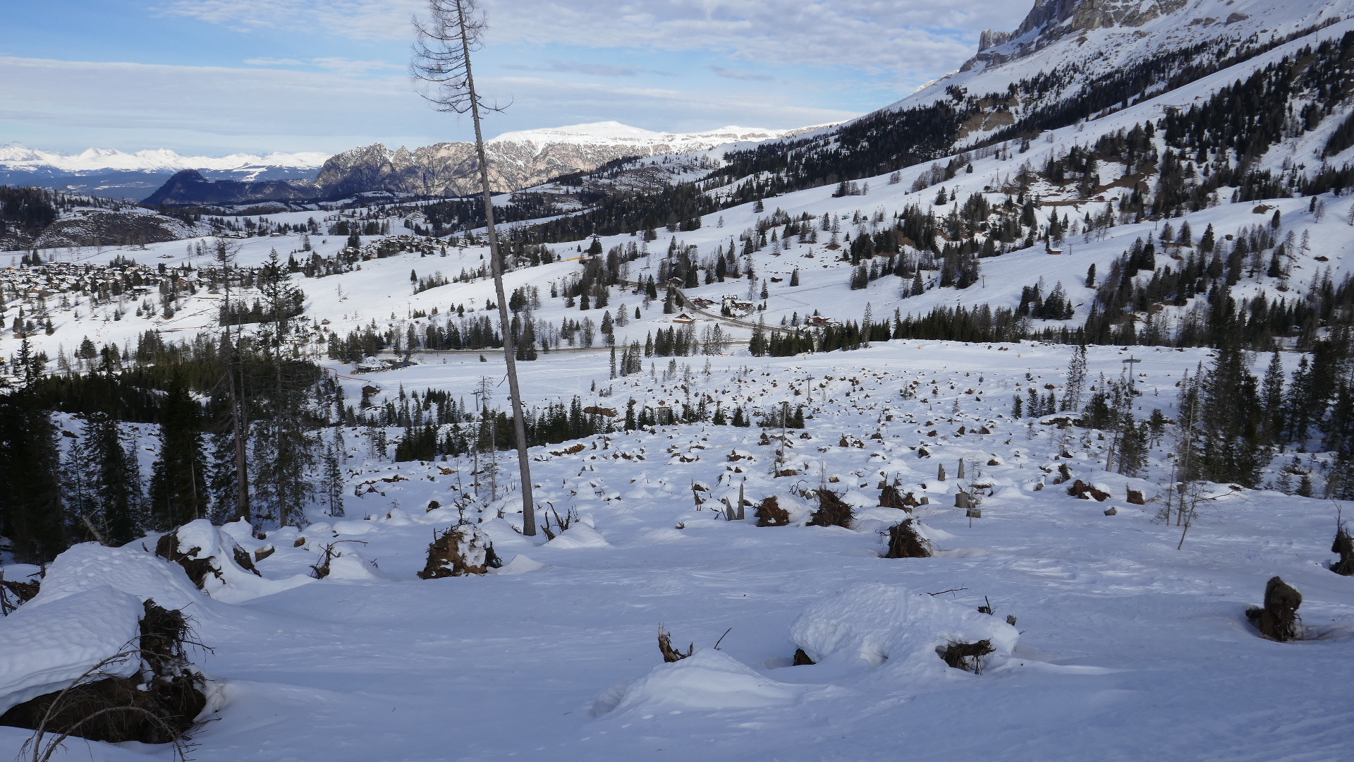 Von der anderen Seite (Pra di Tori) aus fotografiert. Hier könnte man nun gut eine direkte Piste zum Hubertus runter anlegen