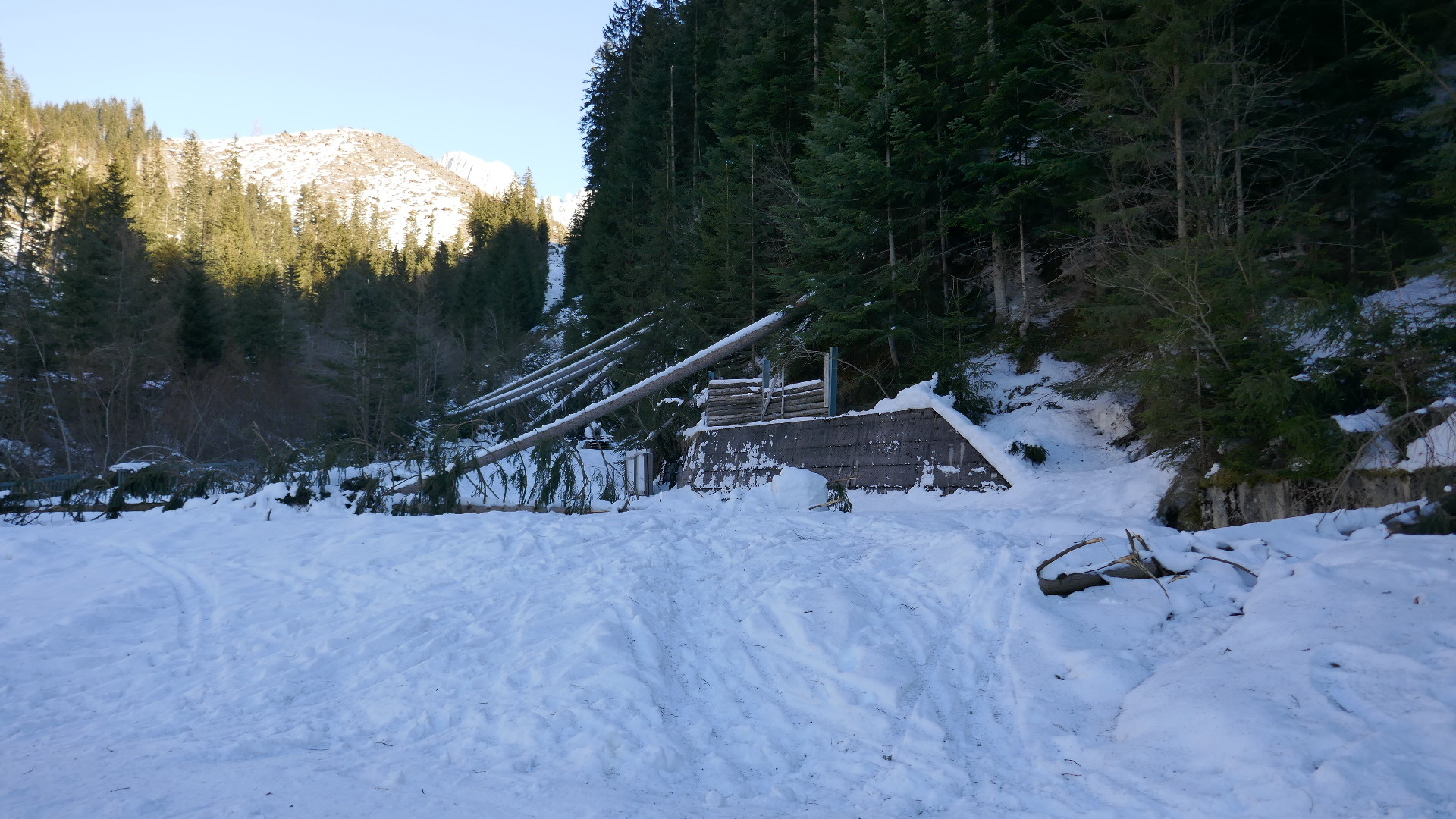 An der Talstation der alten 2SB