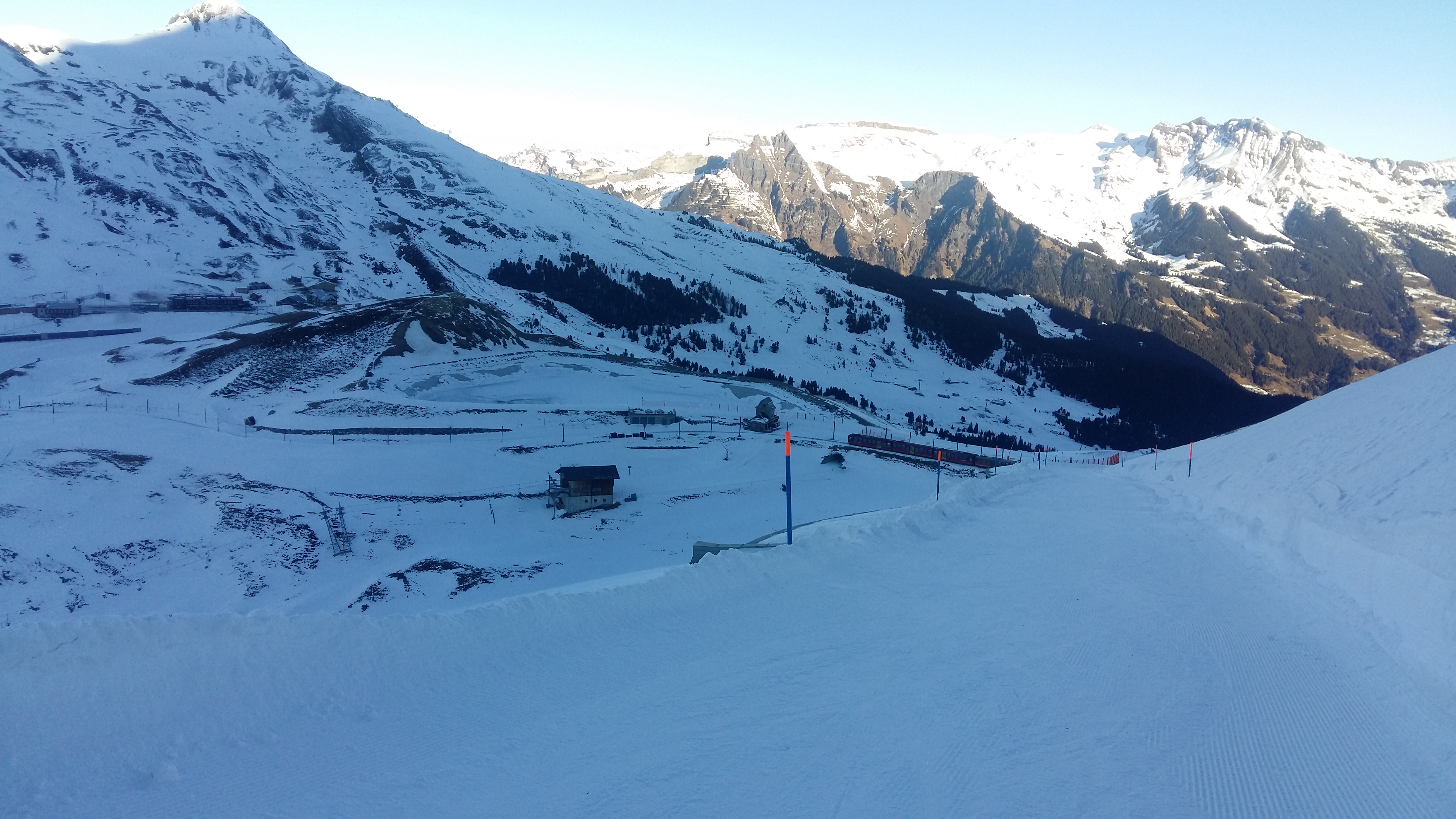 Neue blaue Piste am Eigergletscher