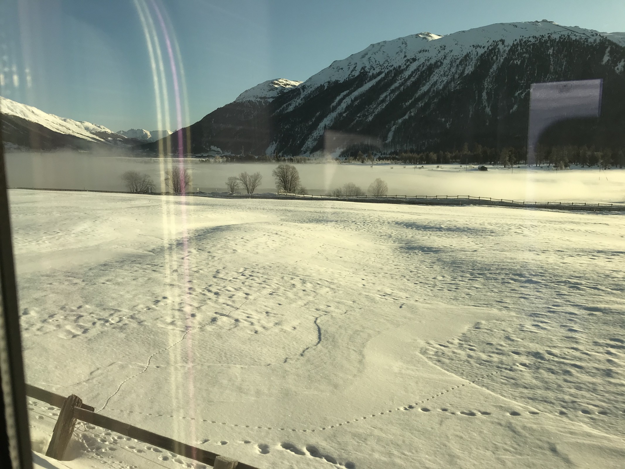Idyllischer Bodennebel kurz vor Celerina