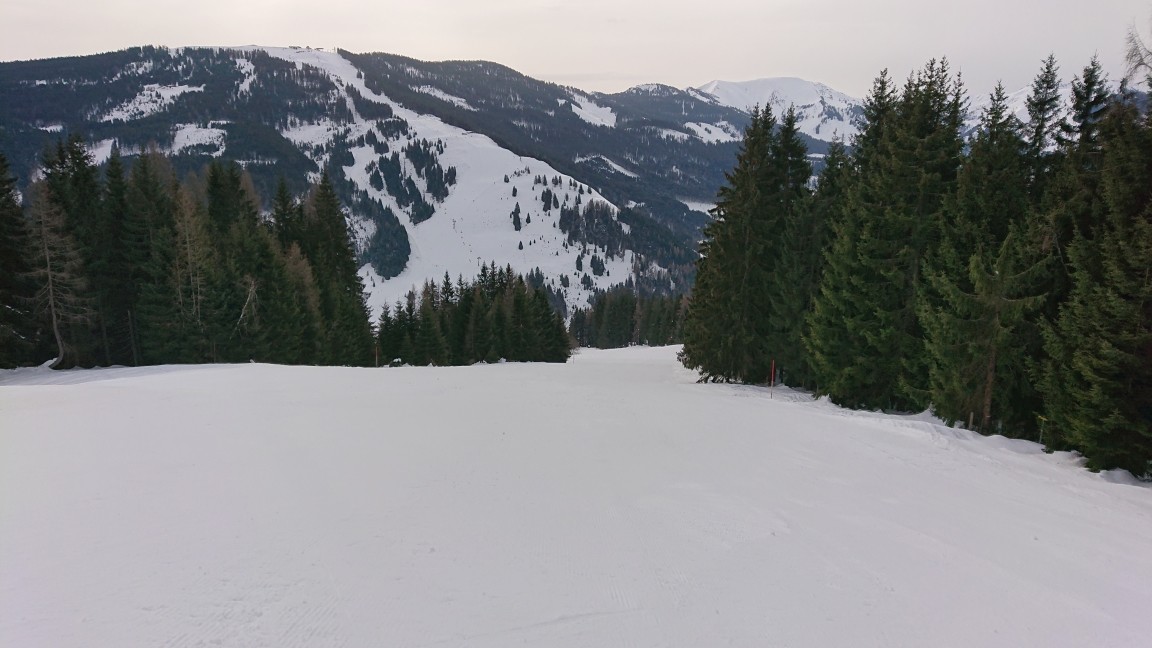 Sonnleitenlift mit Blick auf Hochmaisbahn am Gegenhang