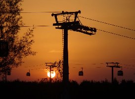 Buga Bahn im Abendrot.jpg