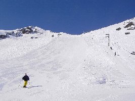 Ganz linke, rote Piste am Combe Durand. Der Herr auf der Piste ist übrigends mein Vater!