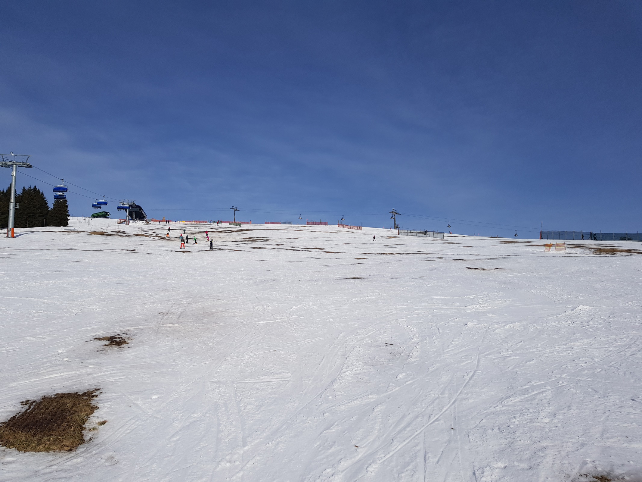 So waren die Bedingungen für Skifahrer heute. War als Schneewanderer unterwegs.  Da war es toll.