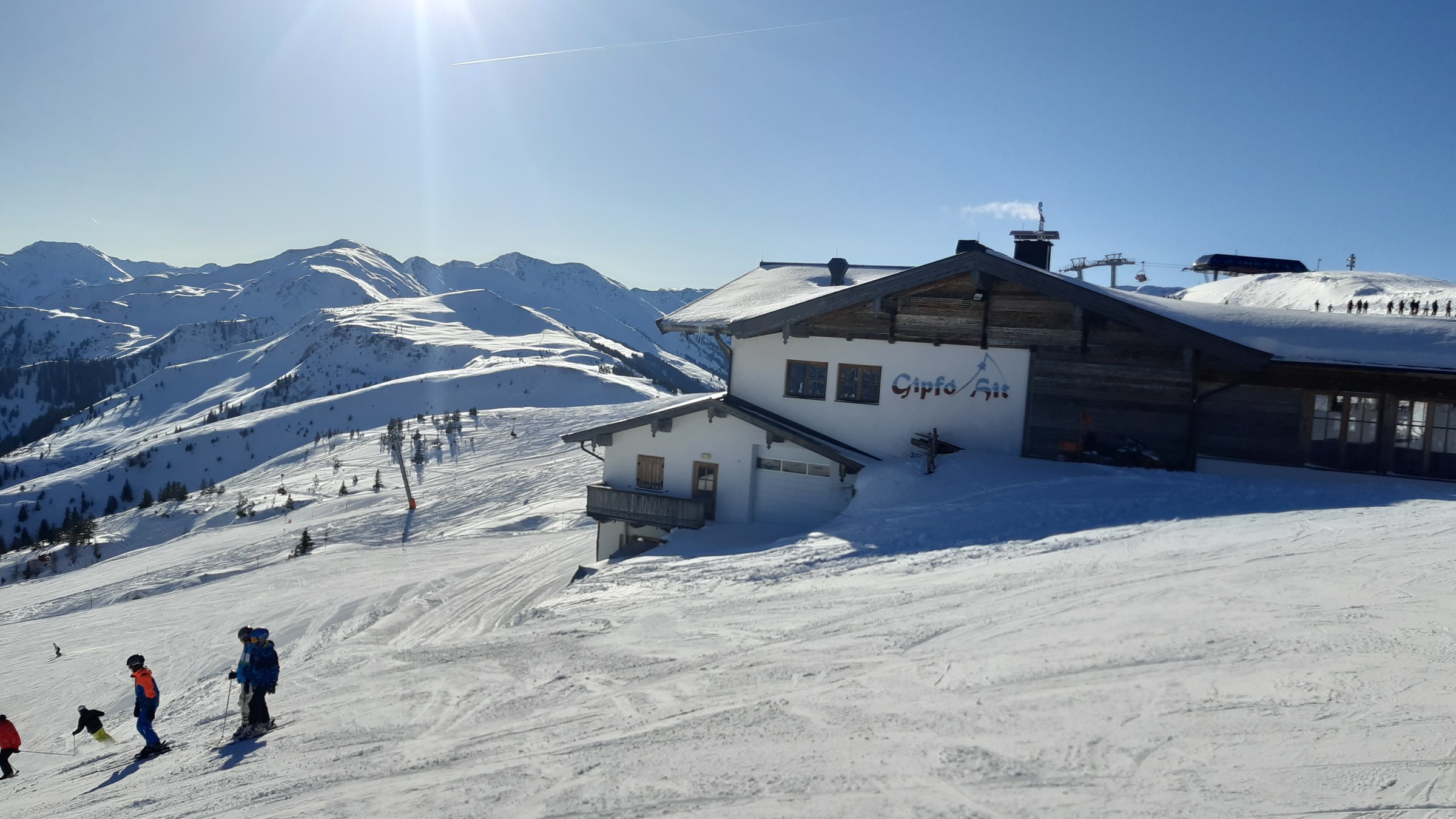 Blick auf den Schatzberg und die Bergstation der Hahnenkopfbahn