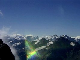 Blick aus dem Christallo-Sattel richtung Süden auf die Gletscherwelt rund um Punta San Matteo, Palon de la Mare und Monte Vioz