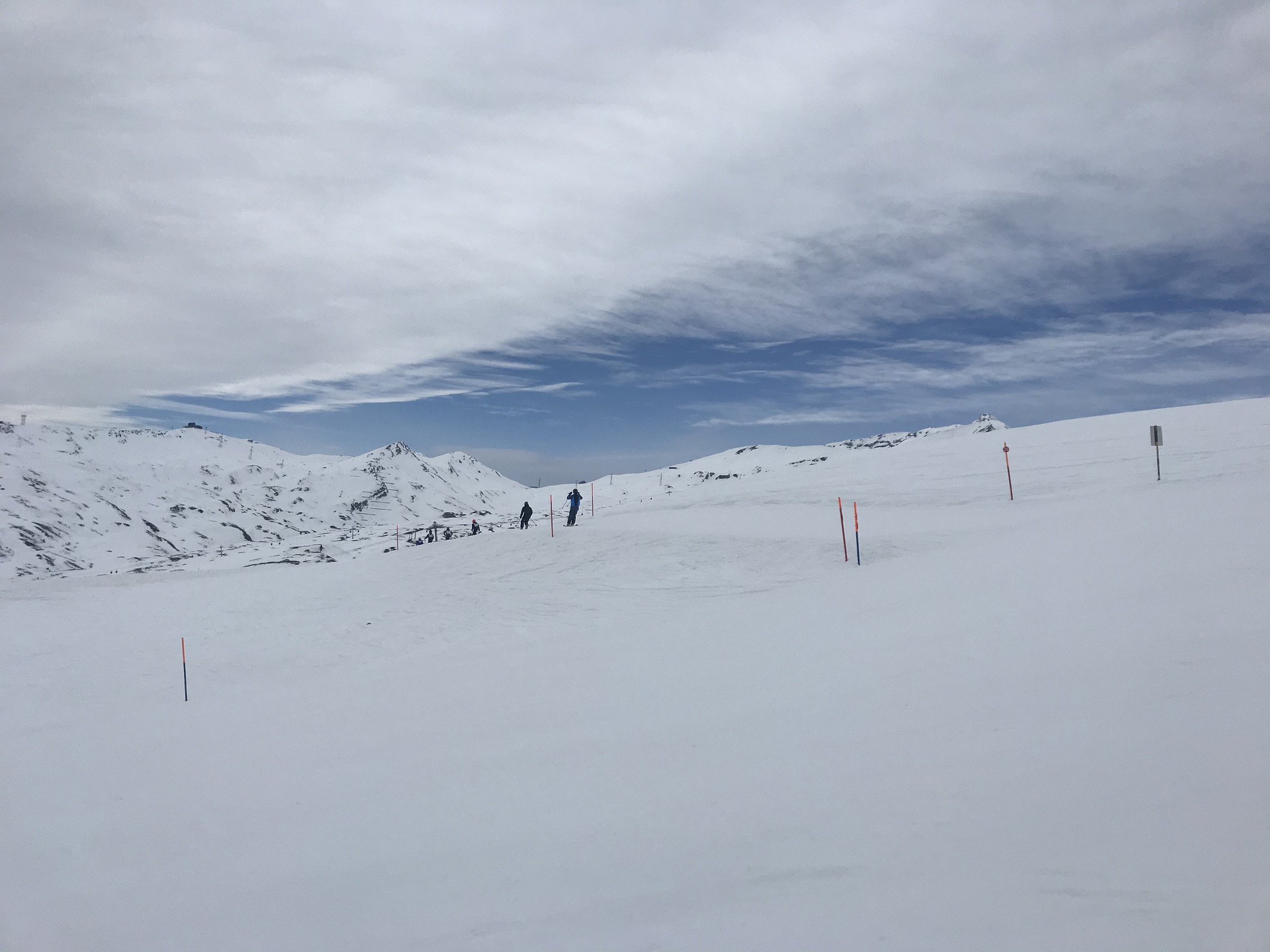 Unglaublich, wie sich der blaue Streifen über dem Glarnerland stundenlang hielt!