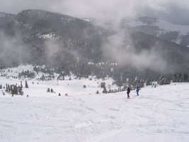Der &amp;quot;Blaue&amp;quot; im Vordergrund ist ein Skilehrer