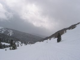 Auf der &amp;quot;Silk Road&amp;quot; (Seidenstraße) geht es dann zurück zu den KSBs. Links gehts hinauf zum Blue Sky Basin
