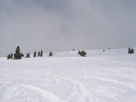 Oben die SL-Bergstation