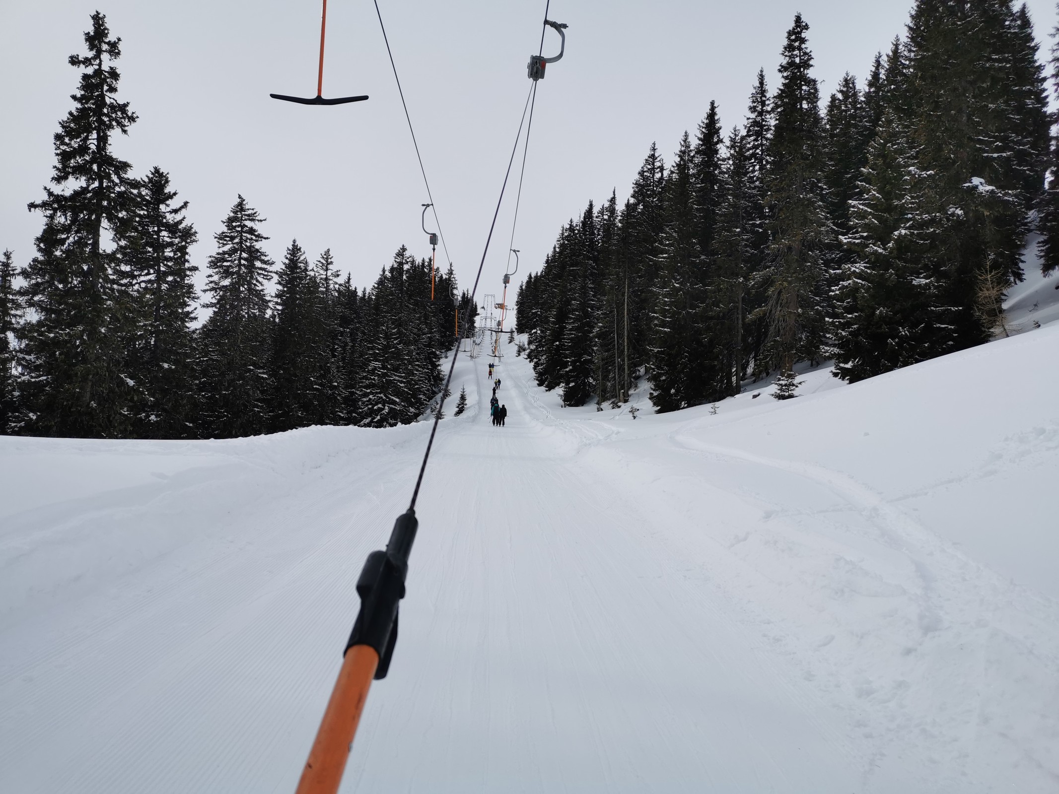 36. Eigentlich will ich nicht hetzen. Deswegen die Entscheidung nach Leogang zu fahren und von dort mit dem Bus nach Fieberbrunn. Drum kann ich noch den Hankopf mitnehmen..jpg