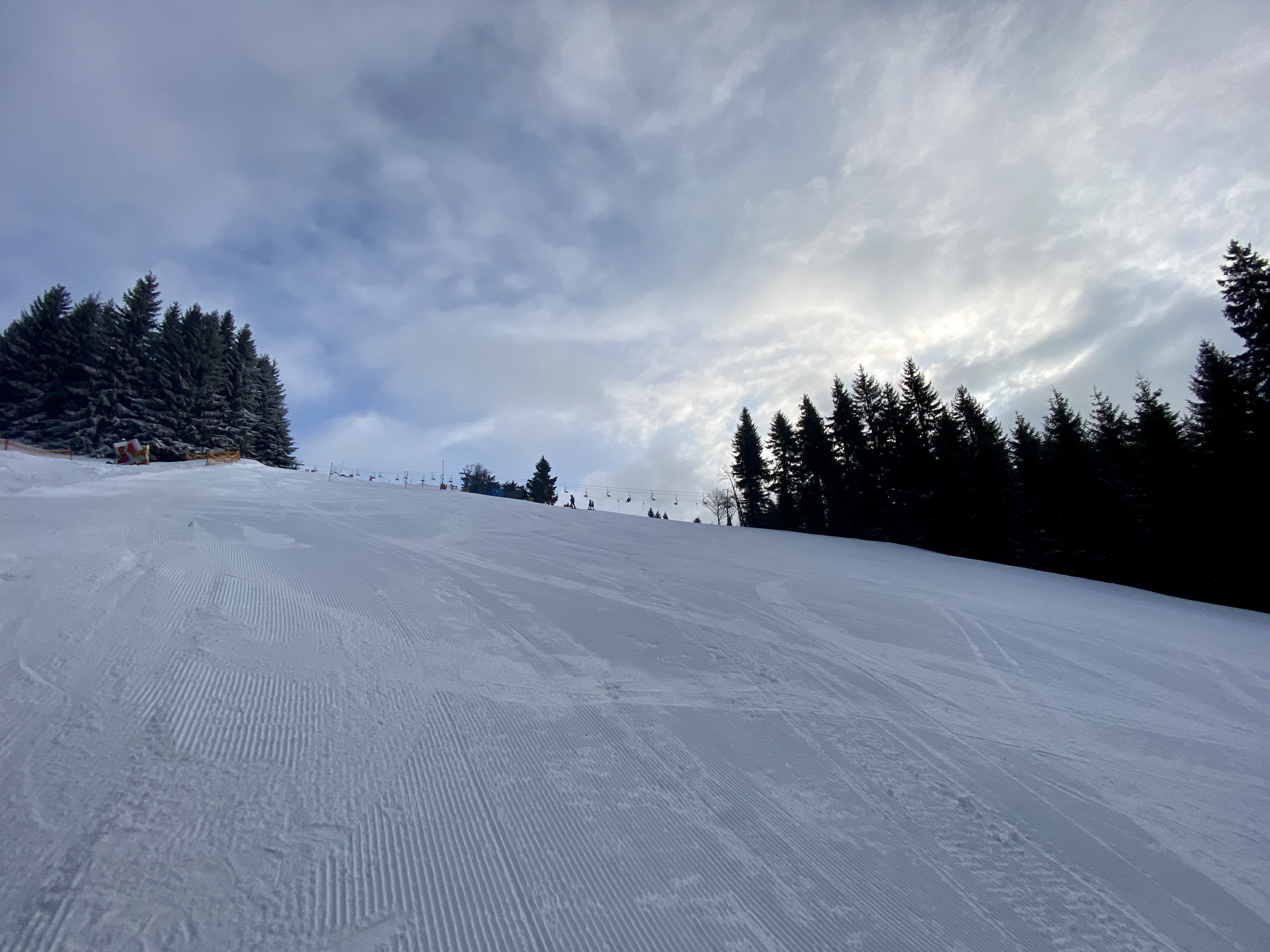 Blick bergwärts etwa mittig, diese Zeit am Morgen wenn kaum einer dort fährt ist die beste