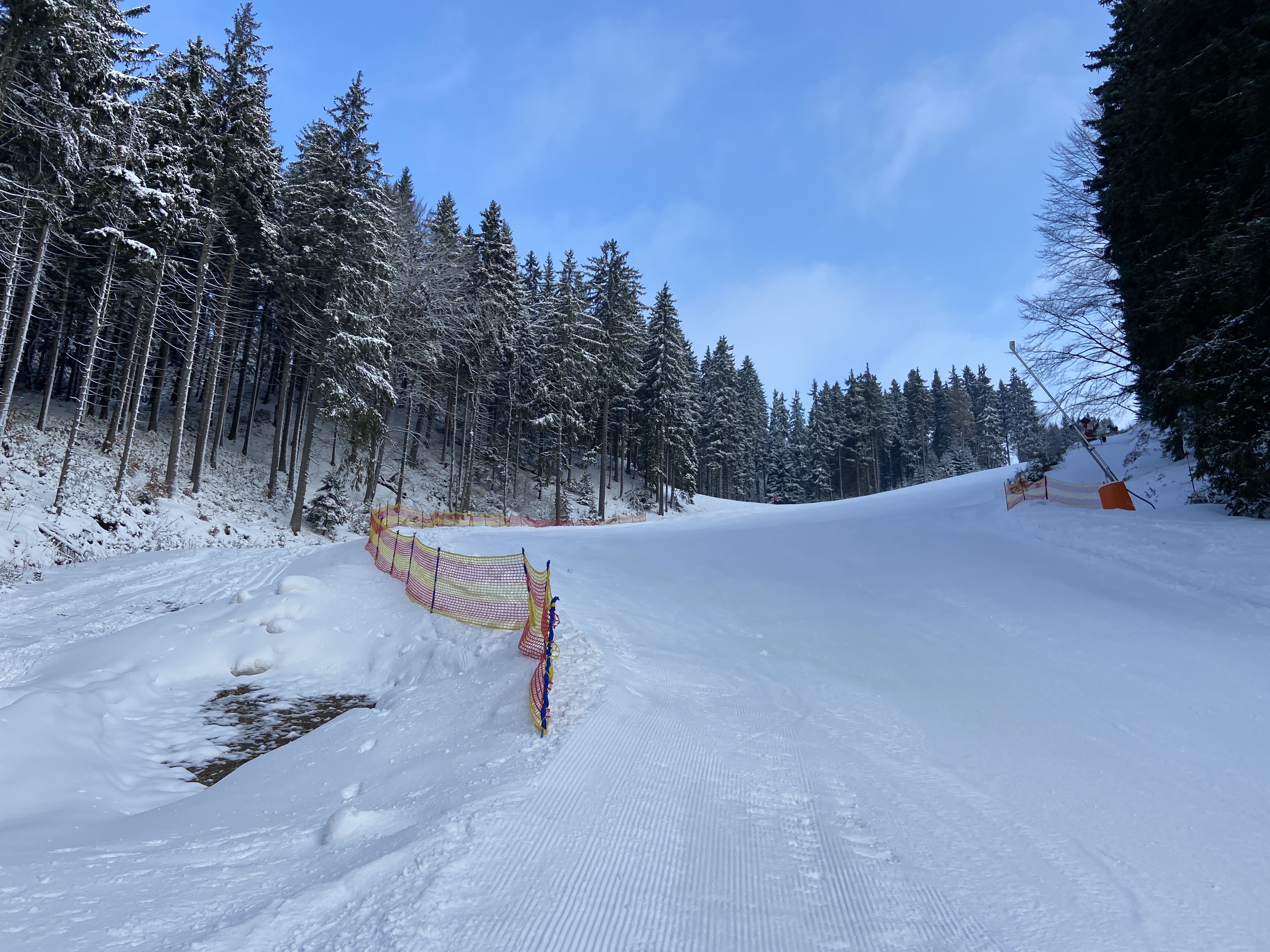 Zielkurve mit eingeschränkter Breite wegen Wasserlauf