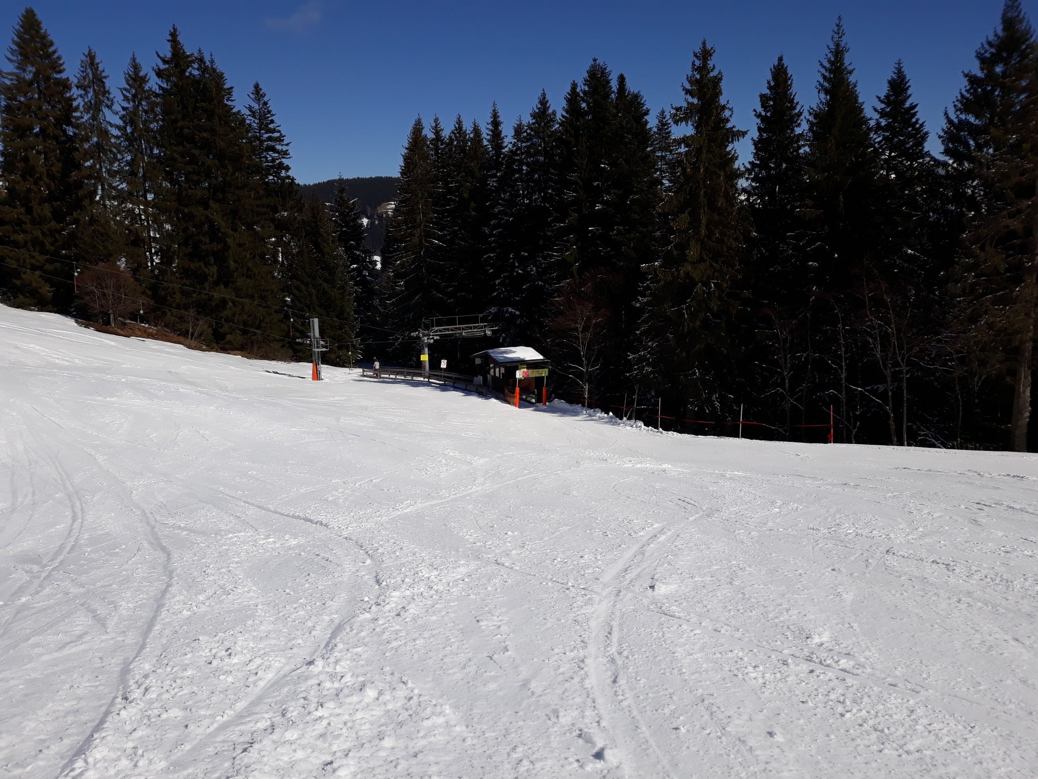 griffig, keine Haufen, weil wenig gefahren