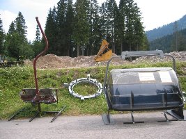 08-Alte und neue Sessel der Stümpflingbahn.jpg