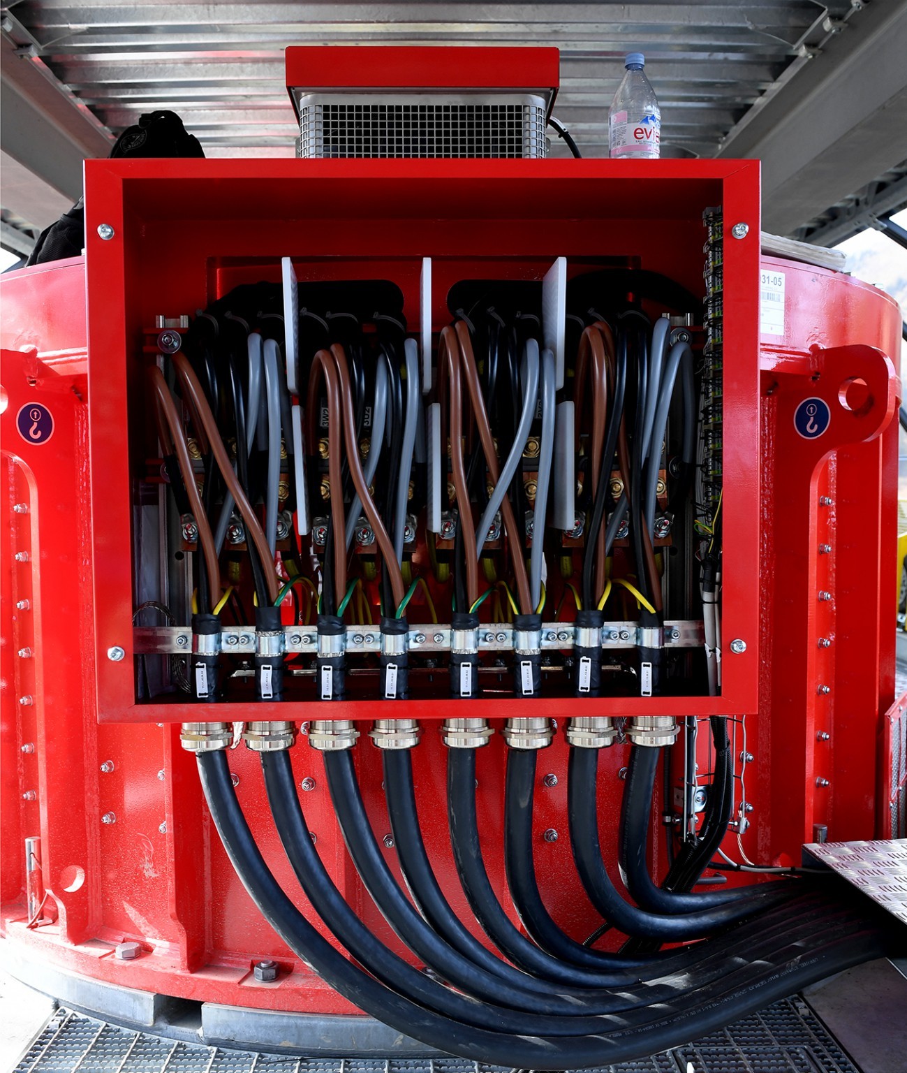 Leitner-Poma DirectDrive Klemmenkasten<br />(pro Wicklung: 2 Kabel "3x95+PE3x16" symmetrisch aufgebaut mit gesamtabschirmung