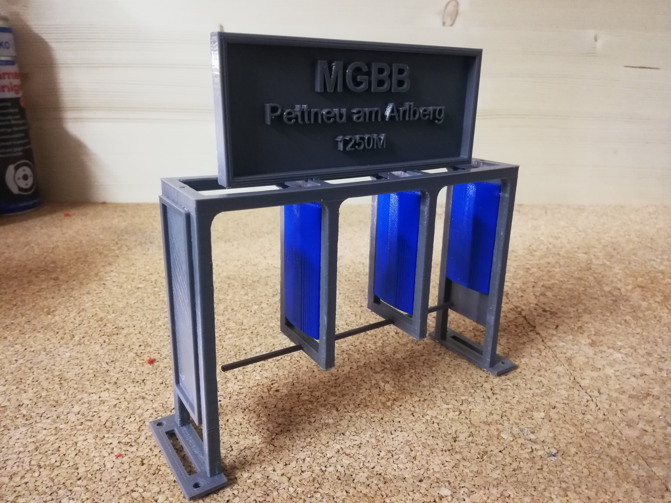 zu einer gescheiden Seilbahn gehört natürlich auch ein Drehkreuz