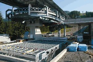 Talstation mit Foerderband