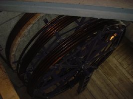 wo ist denn das??? das ist der sogenante rucksack bei der bergstation hier ist das übrige tragseil gelagert