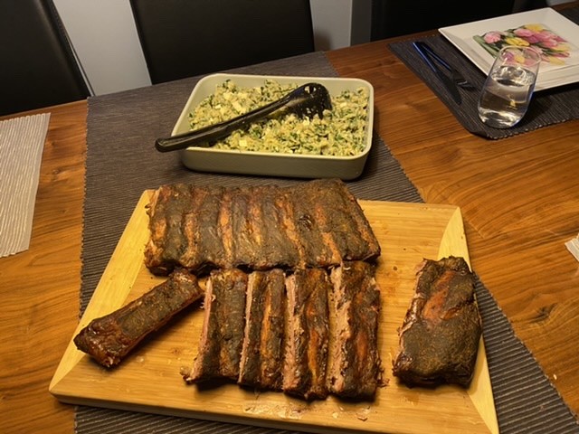Selbstgesmokte Rinderrippchen mit selbstgemachen Bärlauchspätzle, n Guten ;-)