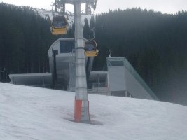 Stationseinfahrt Mittelsation Westgipfel