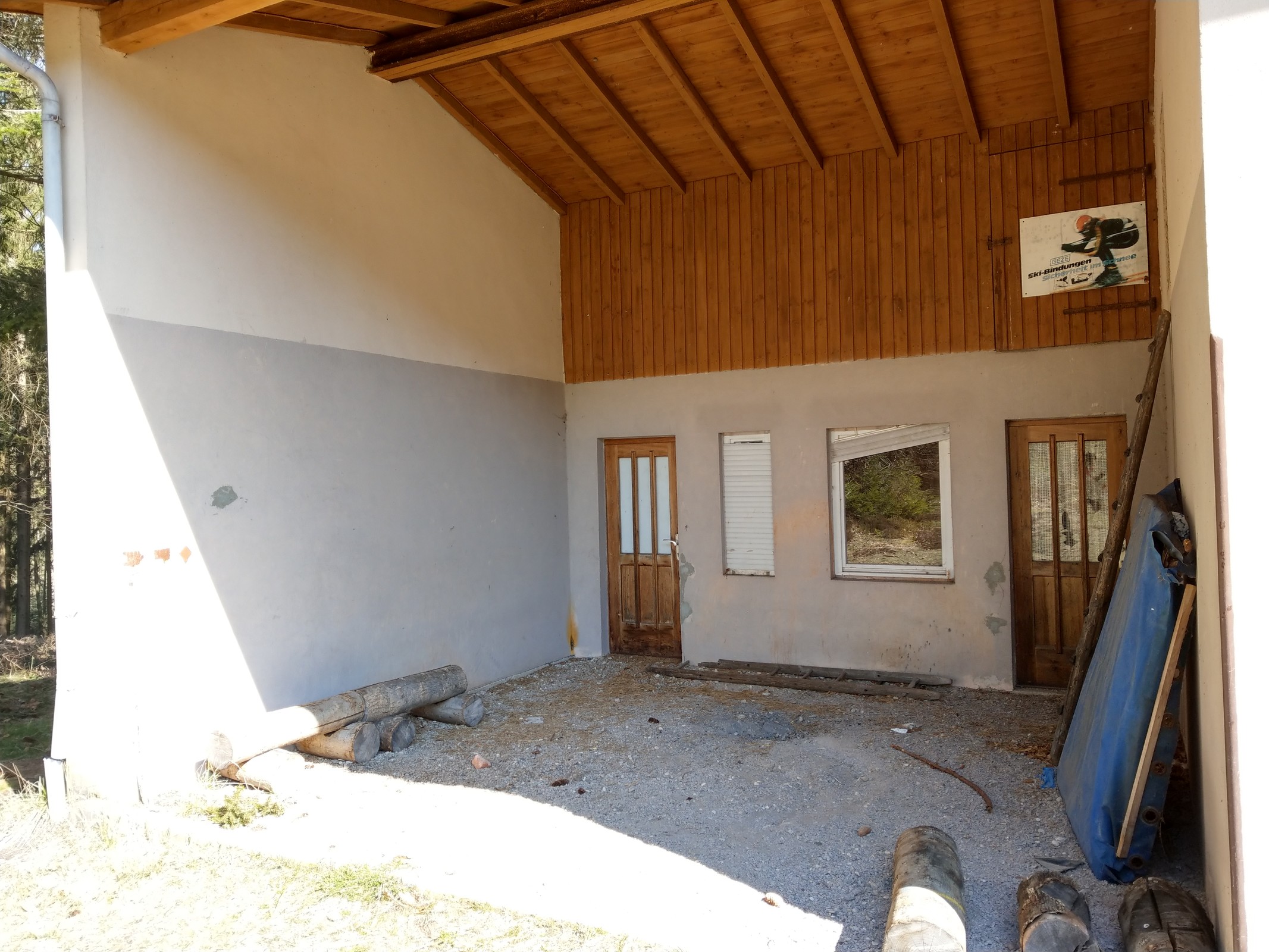 Heute offenbar ein Unterstand für Wanderer.