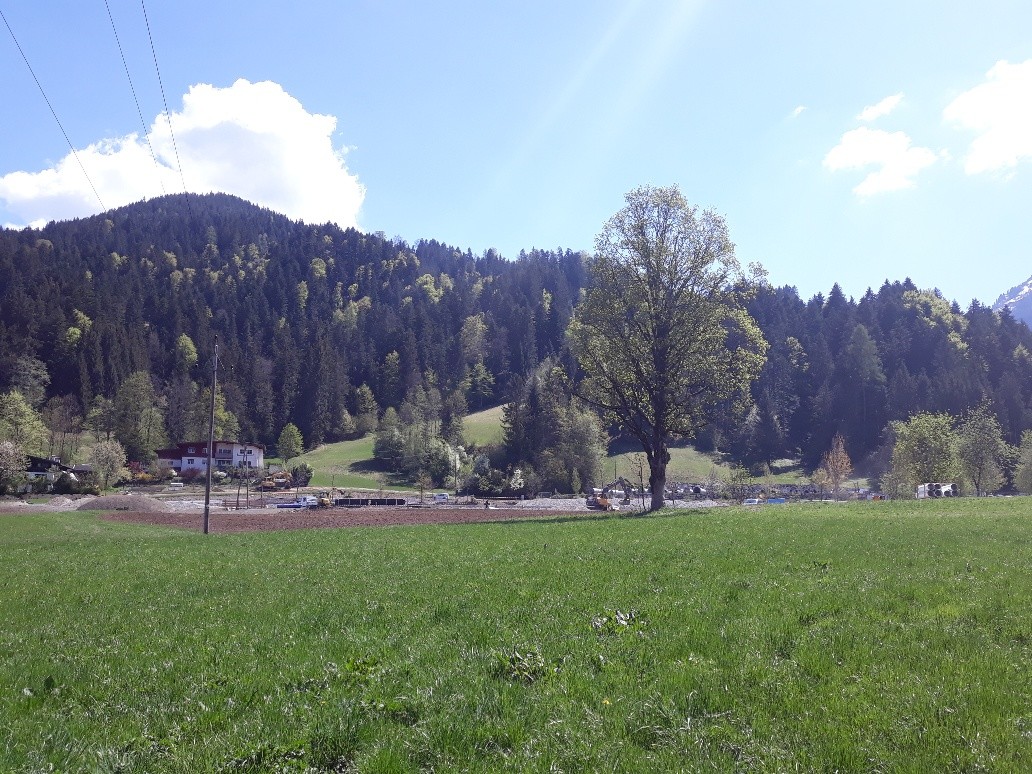 Arbeiten an der Parkplatzerweiterung. Ging sich wohl vor dem letzten Winter nicht mehr ganz aus.