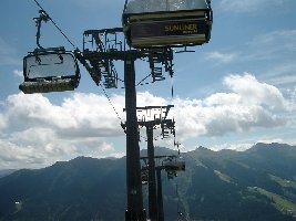 Laut einem Liftangestellten, wurden die Sessel auf ihre Belastbarkeit getestet