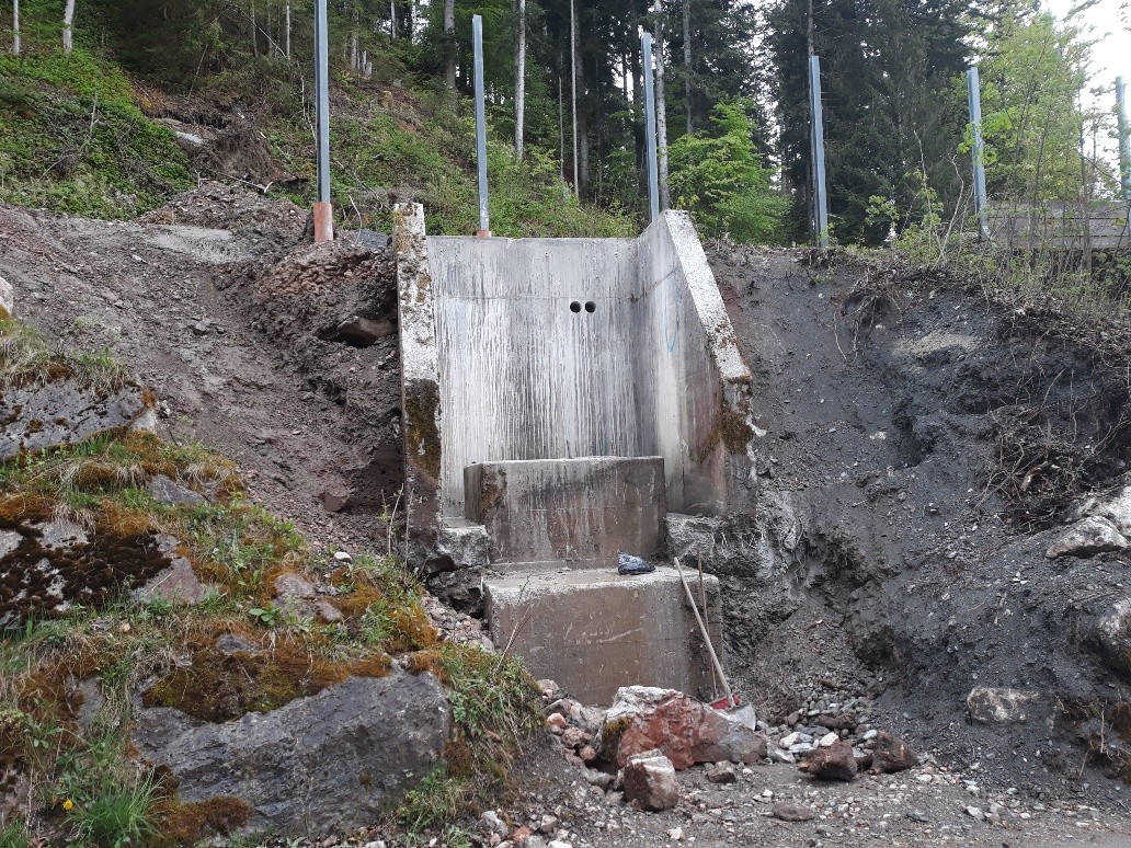 Beim Fundament von der ehem. Stütze 3 kommt Nr. 4 der neuen Bahn hin