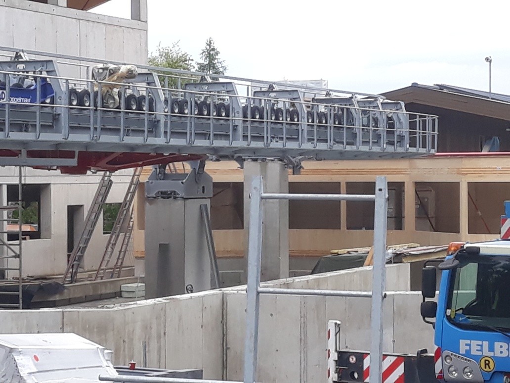 Ein Schaltschrank steht auch schon drinnen