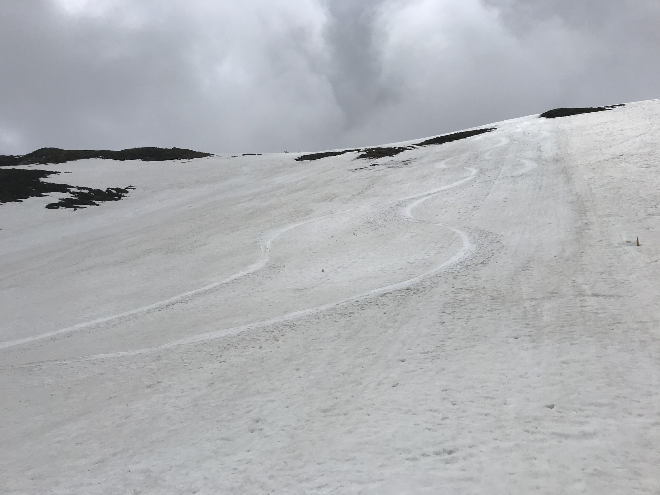Die Sonne drückt und lassen meine zwei Spuren leuchten
